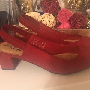 Deflect comfort red pumps